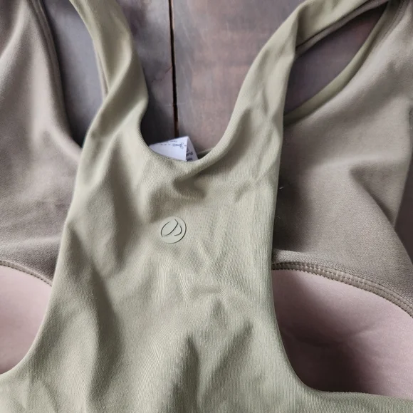 CRZ Yoga High Neck Cropped Tank Top – Size Medium - Picture 4 of 5